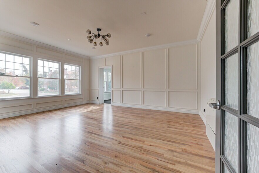 More Photos Of 1319 N Classen Dr, Oklahoma City Office For Lease