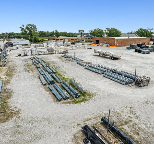 More Photos Of 2950 W 167th St, Markham Warehouse For Lease