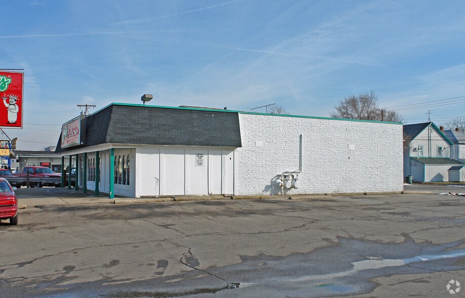 More Photos Of 2418 E 3rd St, Dayton Restaurant For Sale