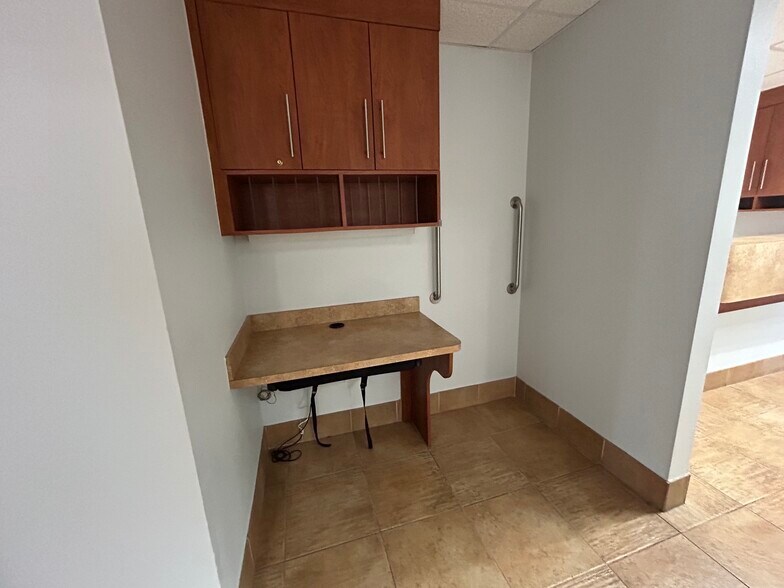 More Photos Of 37914 Daughtery Rd, Zephyrhills Medical For Sale