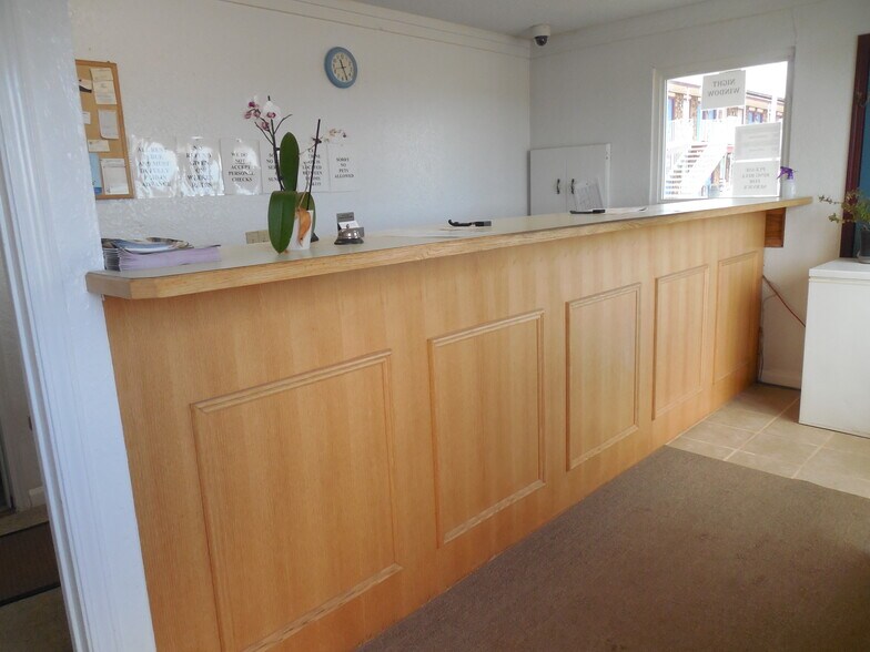More Photos Of 10226 S 81 Hwy, Waukomis Hotel For Sale