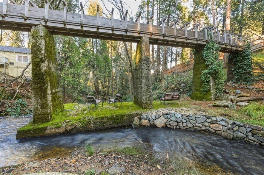 More Photos Of 301-317 S Pine St, Nevada City Hotel For Sale