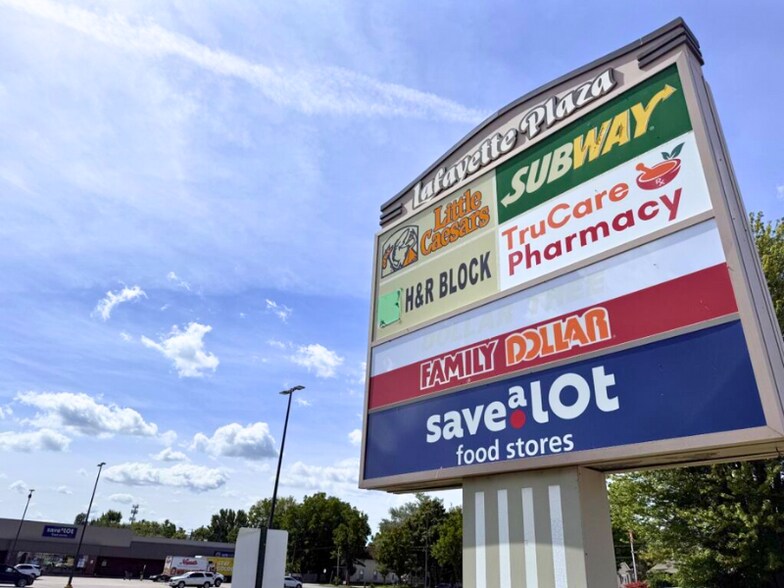 More Photos Of 904-1008 Lafayette Ave, Bay, Bay City Storefront For Lease