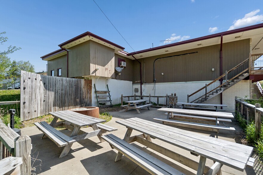 More Photos Of 2013 S Center St, Marshalltown Restaurant For Sale