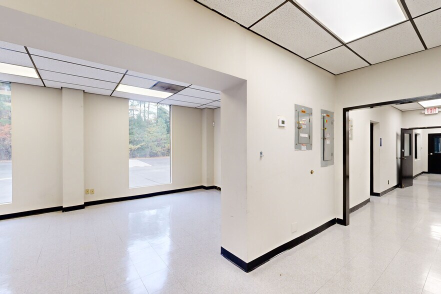 More Photos Of 1791 Mount Zion Rd, Morrow Warehouse For Lease