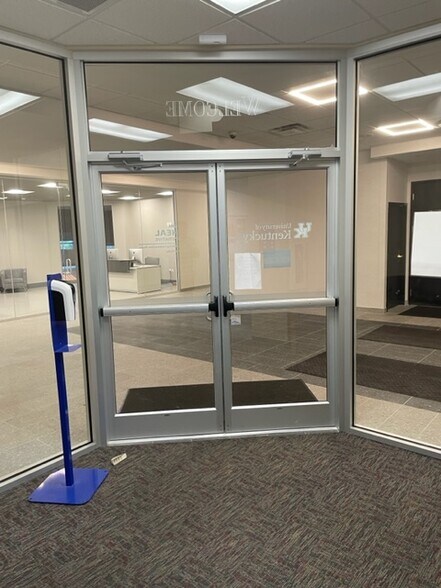 More Photos Of 119 Fairfield Ave, Bellevue Office For Lease