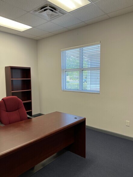 More Photos Of 170 Pine Ave N, Oldsmar Office For Sale