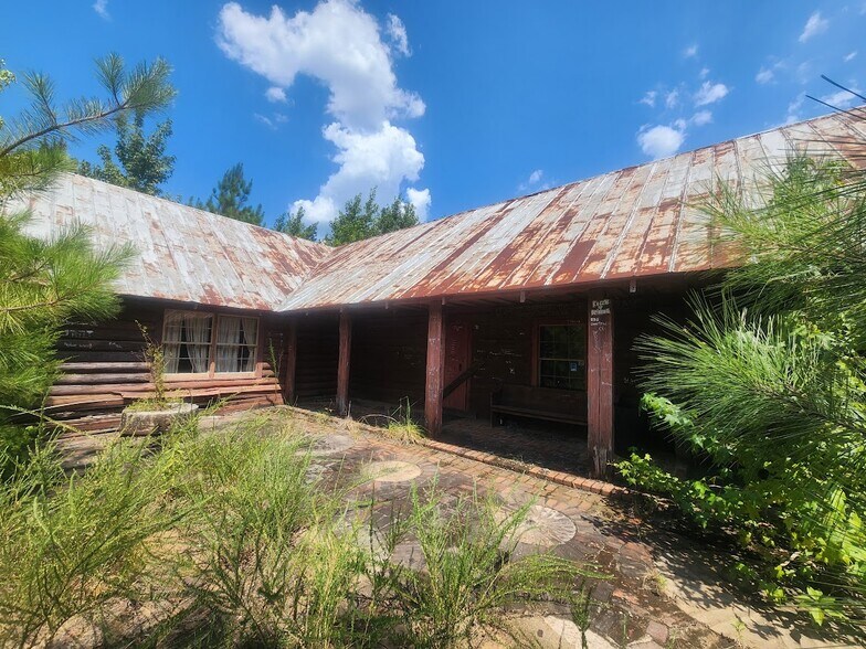 More Photos Of Martin Luther King Hwy, Eutaw Warehouse For Sale