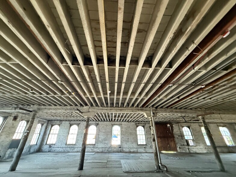 More Photos Of 285 Second St, Troy Warehouse For Sale