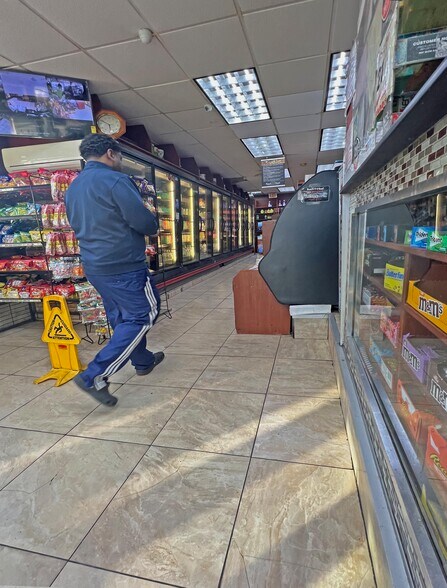 More Photos Of 4125-4127 White Plains Rd, Bronx General Retail For Sale