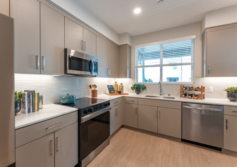 More Photos Of 101 Chamomile Gln, Escondido Apartments For Lease