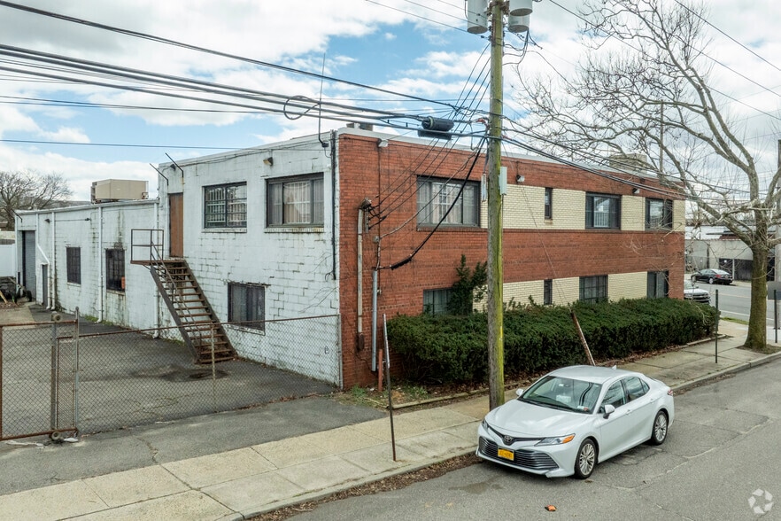 More Photos Of 110 Denton Ave, New Hyde Park Manufacturing For Lease