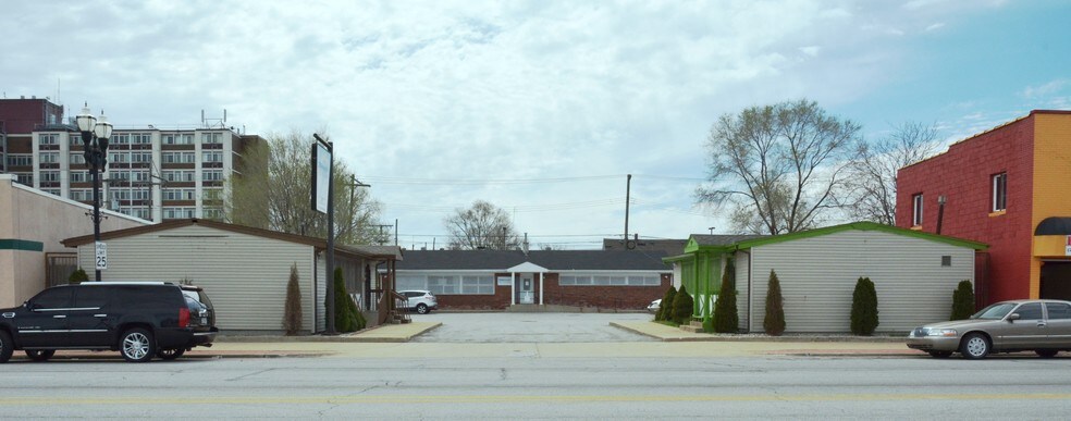 Primary Photo Of 523 W Chicago Ave, East Chicago Medical For Lease
