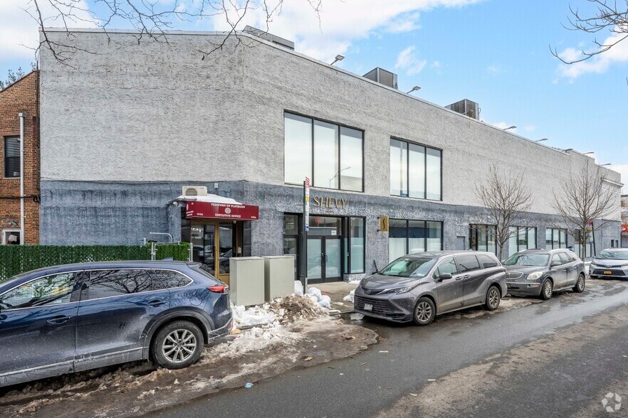 More Photos Of 975A E 13th St, Brooklyn Storefront Retail Office For Lease