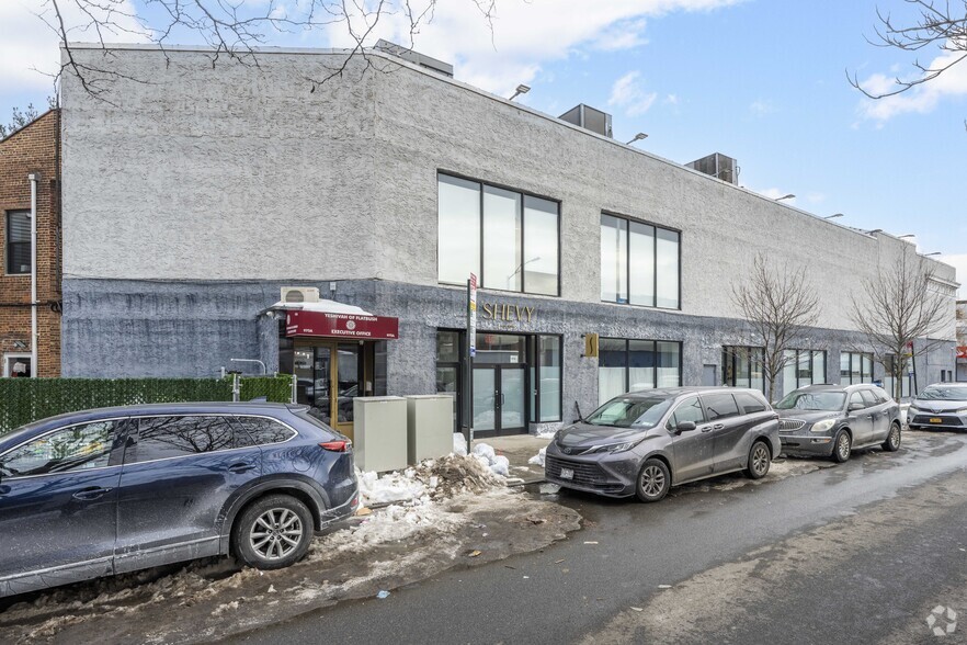 More Photos Of 975A E 13th St, Brooklyn Storefront Retail Office For Lease