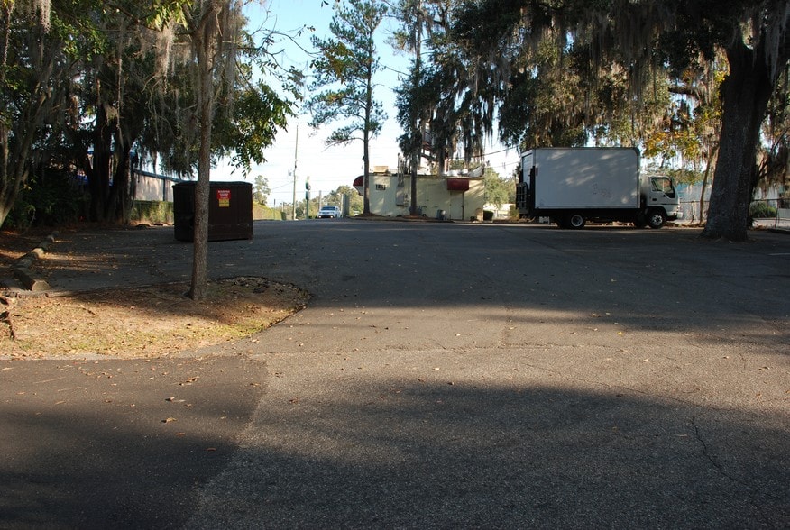 More Photos Of 2529 Apalachee Pky, Tallahassee Restaurant For Lease