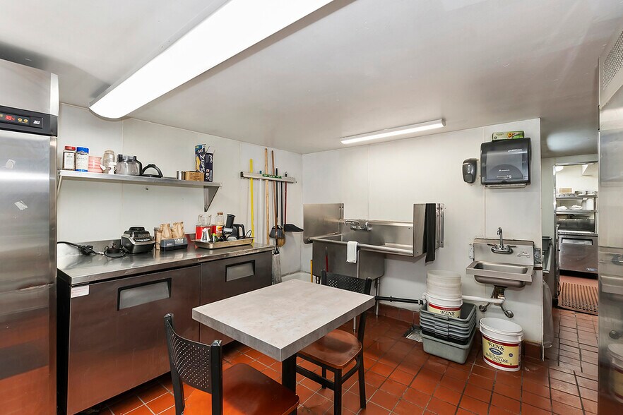 More Photos Of 39226 N Shore Dr, Fawnskin Restaurant For Sale