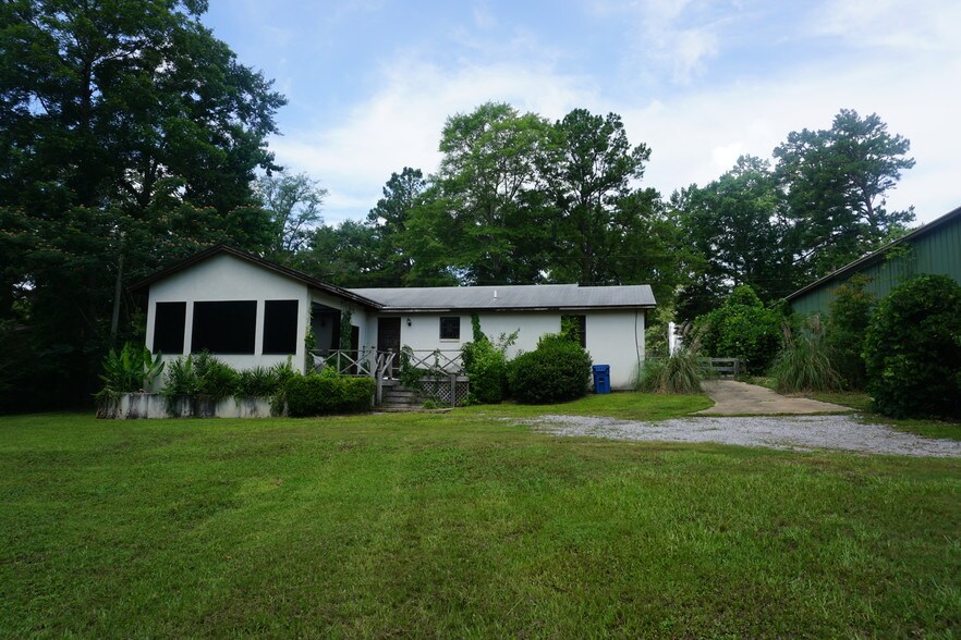 More Photos Of 403 N Main St, Evergreen Warehouse For Sale