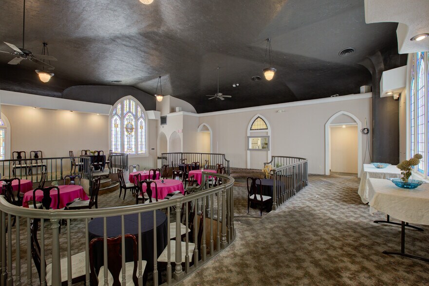 More Photos Of 809 Main Roseburg, Roseburg Lodge Meeting Hall For Sale