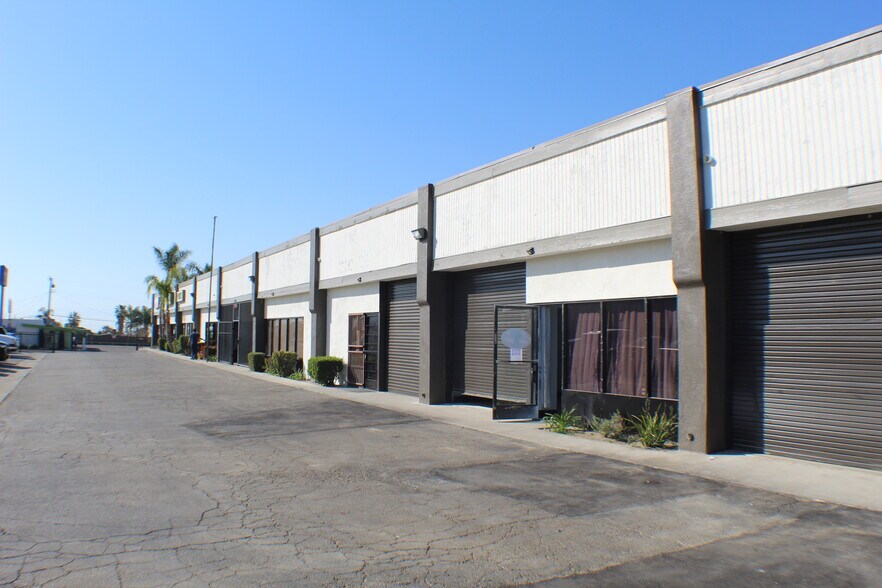More Photos Of 3800 Niles St, Bakersfield General Retail For Lease