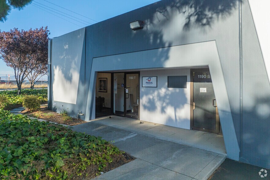 More Photos Of 1190-1206 Mountain View Alviso Rd, Sunnyvale Light Distribution For Lease
