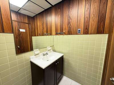 More Photos Of 6938 Myrtle Ave, Glendale General Retail For Lease