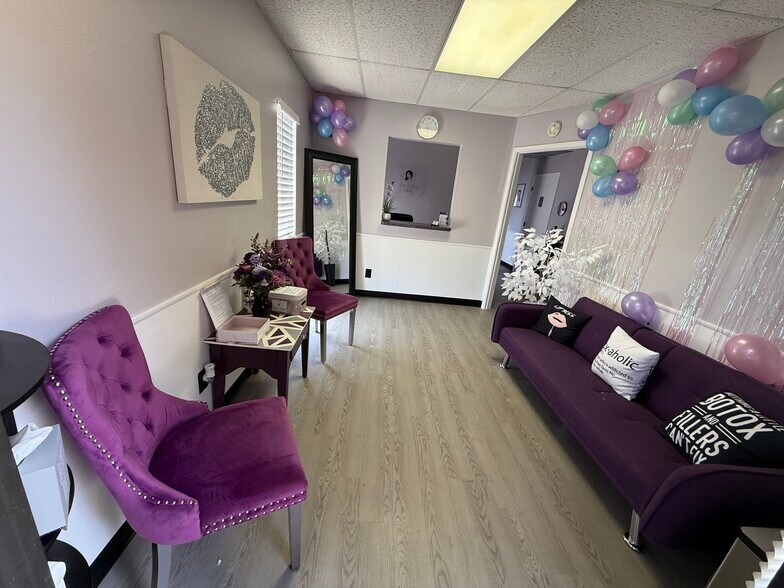 More Photos Of 2980-2982 E Fort Lowell Rd, Tucson Office For Sale