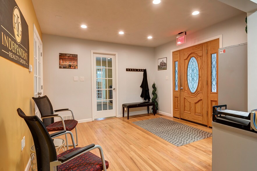 More Photos Of 4902 W Genesee St, Camillus Office For Sale