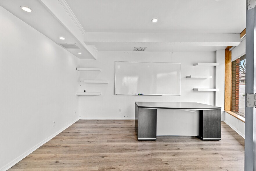 More Photos Of 842 Foothill Blvd, La Cañada Flintridge Storefront For Lease