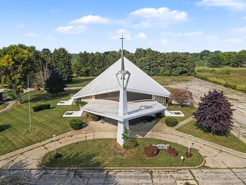 More Photos Of 511 W Cornell St, Saginaw Lodge Meeting Hall For Sale