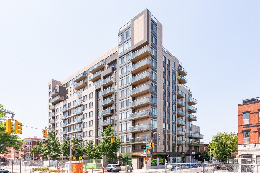 Primary Photo Of 500 4th Ave, Brooklyn Apartments For Lease