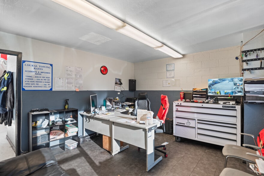 More Photos Of 2001-2005 Spring St, Redwood City Service For Sale