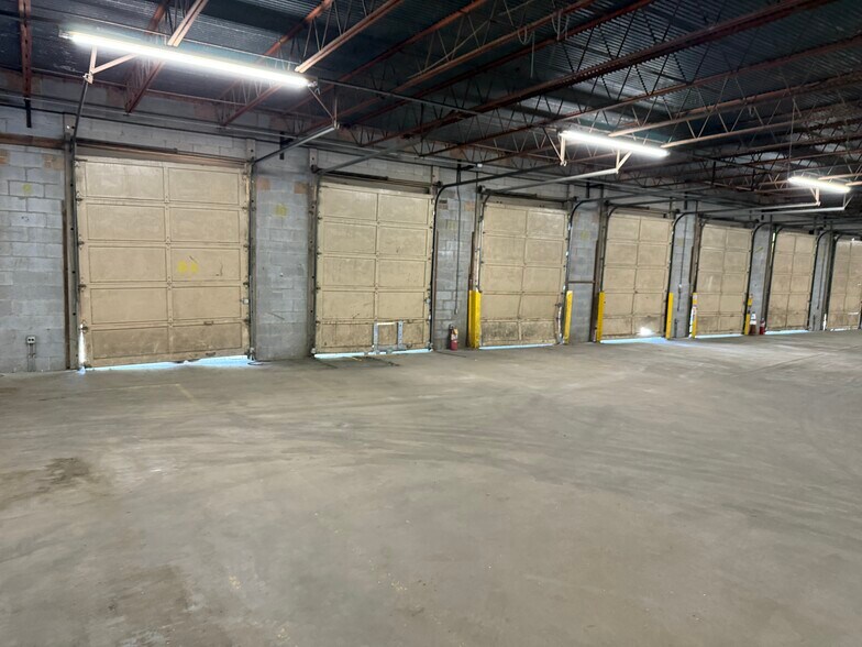 More Photos Of 900-920 W Fairfield Rd, High Point Warehouse For Lease