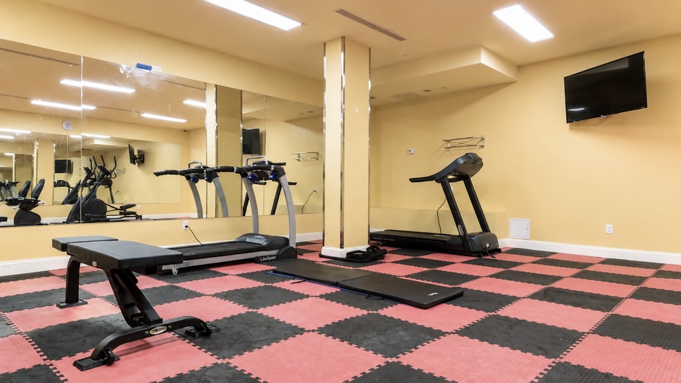More Photos Of 3858 12th St, Long Island City Hotel For Sale
