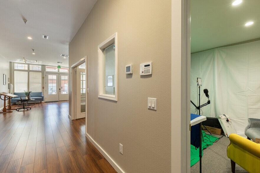 More Photos Of 220 Windsor River Rd, Windsor Apartments For Sale