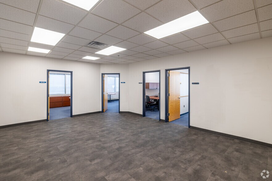 More Photos Of 80 Cottontail Ln, Somerset Office For Lease