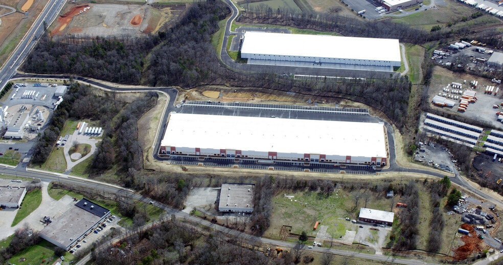 More Photos Of 577 Cel-River Rd, Rock Hill Warehouse For Lease