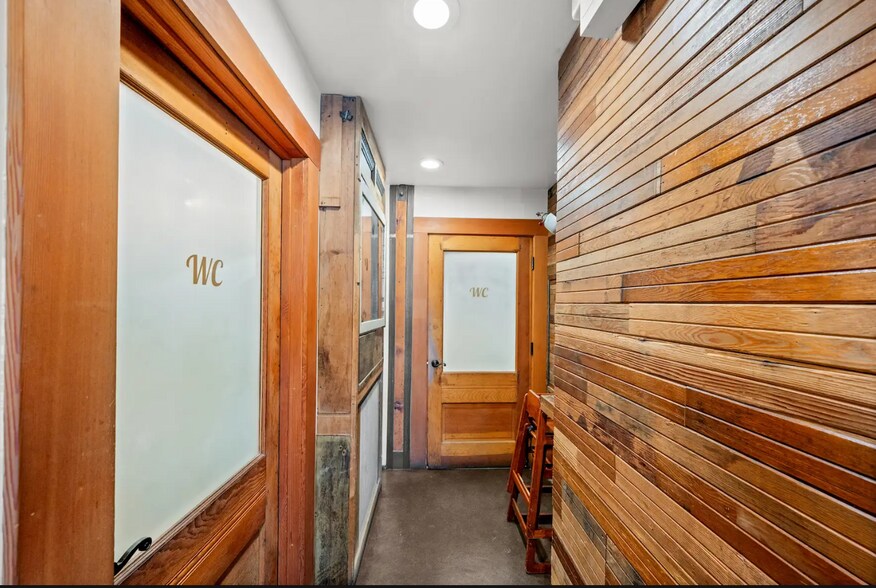 More Photos Of 235 S 400 W, Salt Lake City General Retail For Lease