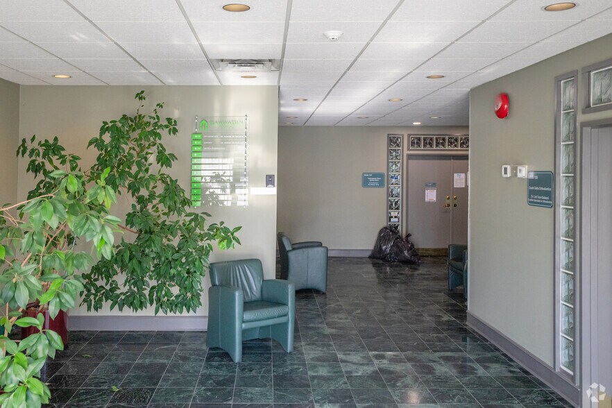 More Photos Of 1530 56th St, Delta Office For Lease