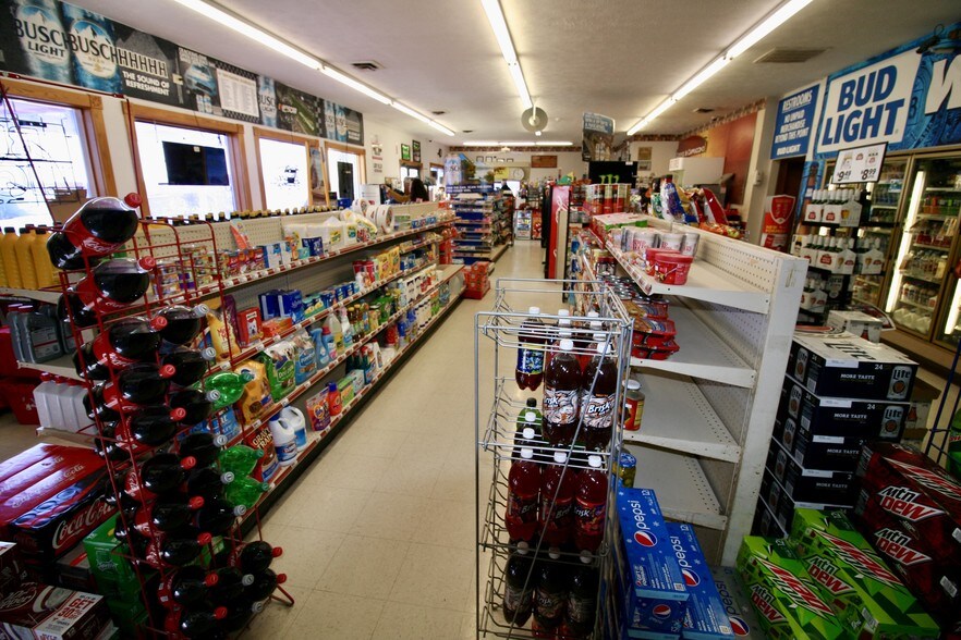 More Photos Of 16550 Us-75, Bellevue Convenience Store For Sale