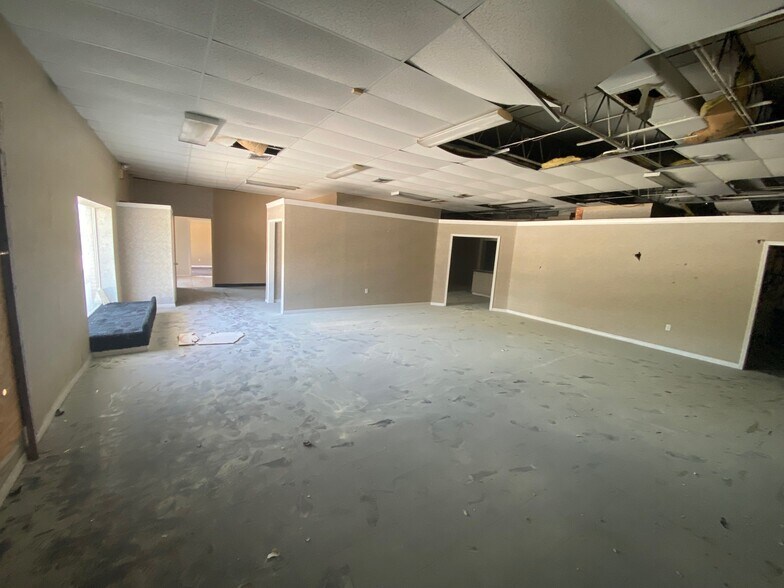 More Photos Of 410 S Babcock St, Melbourne Freestanding For Sale