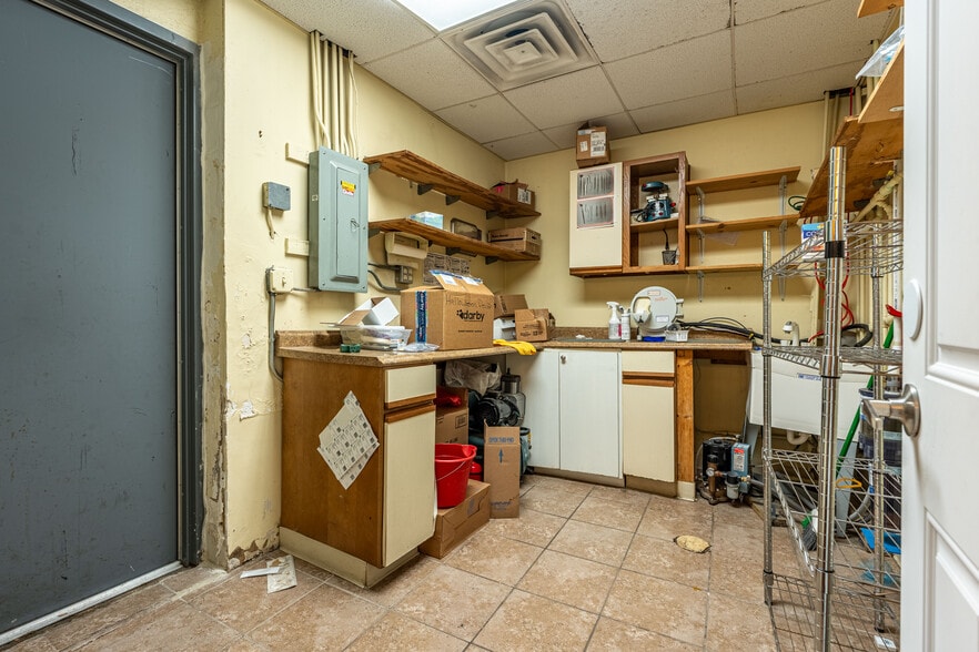 More Photos Of 5951-5959 W Irving Park Rd, Chicago Storefront For Lease