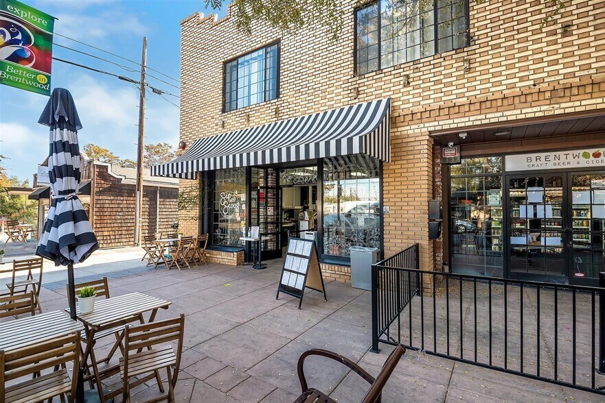 More Photos Of 234 Oak St, Brentwood Restaurant For Sale