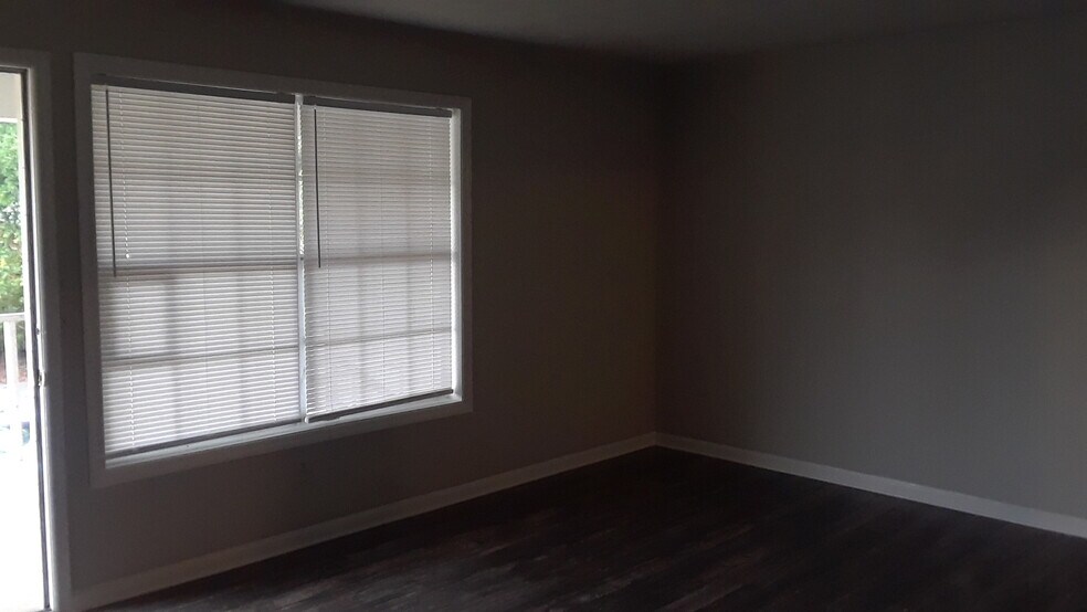 More Photos Of 323 S King Ave, Pine Mountain Apartments For Sale