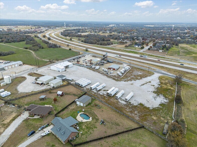 More Photos Of 707 S Wickham St, Alvord Truck Terminal For Lease