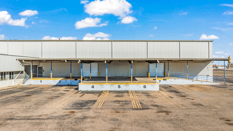 More Photos Of 2307 N Tx-289-loop, Lubbock Truck Terminal For Lease