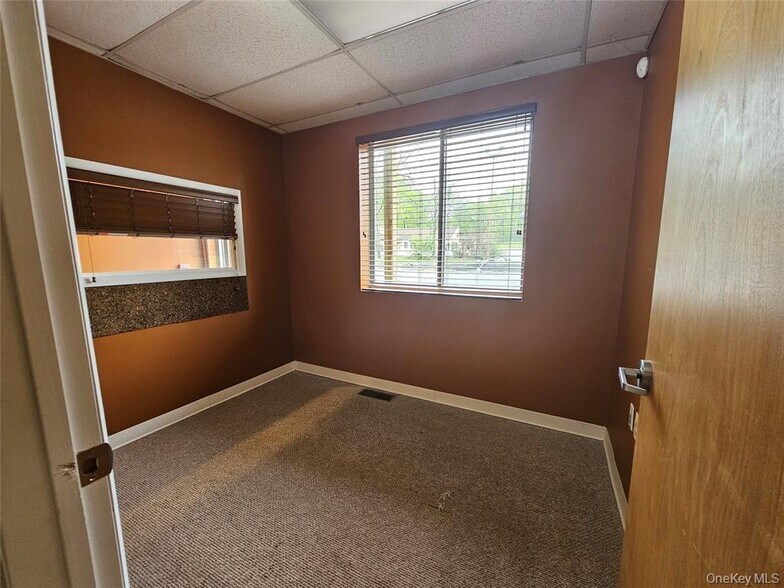 More Photos Of 4 Corwin Ct, Newburgh Medical For Sale