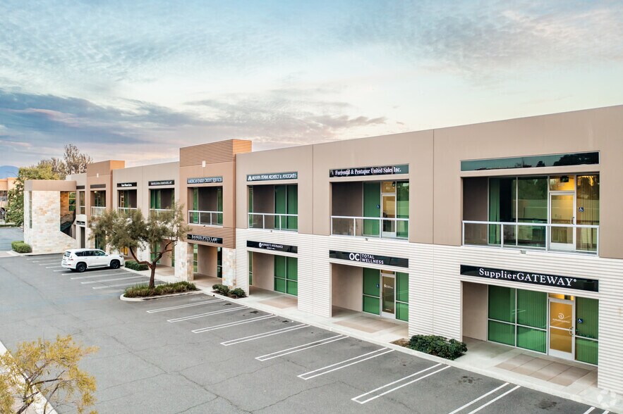 More Photos Of 603 N Parkcenter Dr, Santa Ana Unknown For Lease