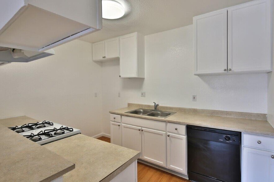More Photos Of 6952 Westpark Pl, Westminster Apartments For Sale