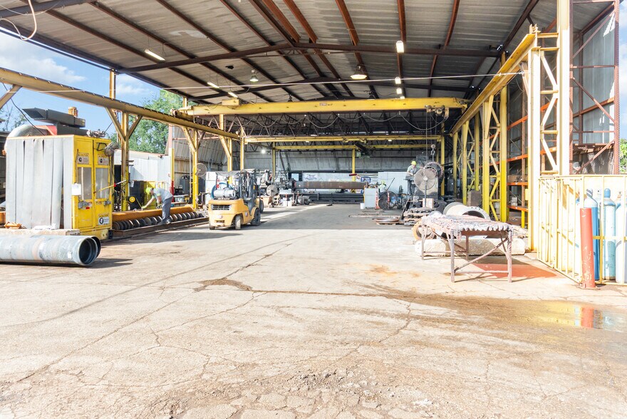 More Photos Of 204 5th St, Orlando Industrial For Sale